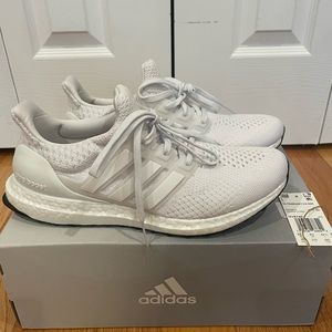 NEW Adidas ULTRABOOST 5 DNA SHOES